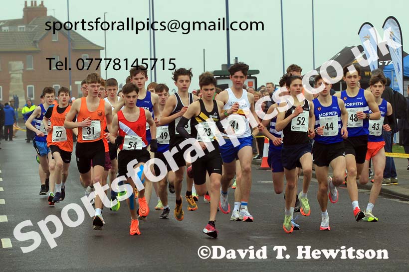 Mens under-17s 5k, 2023 Northern Mens 12 stage and Womens 6 Stage Relays and Young Athletes, Redcar. Photo: David T. Hewitson/Sports for All Pics